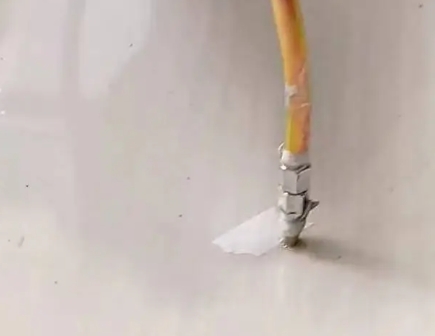 大渡口瓷砖空鼓维修公司专业解答在瓷砖铺贴过程中，如果使用的砂料过粗（如全部使用了粗砂），可能会导致以下问题